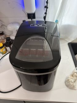 Frigidaire Ice Maker Machine