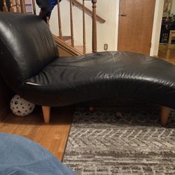 Leather Lounge Chair