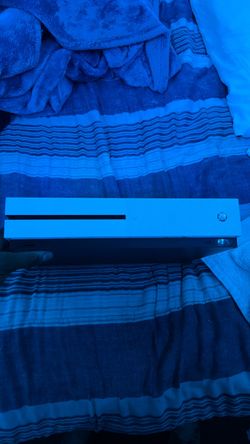 Xbox 1 - water damaged selling for parts or as is