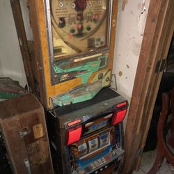 Antique Slot Machine 