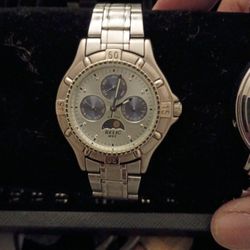 Relic Men Watch Silver Stainless Steel 30m White Blue Moon Day Date 24hr Quartz