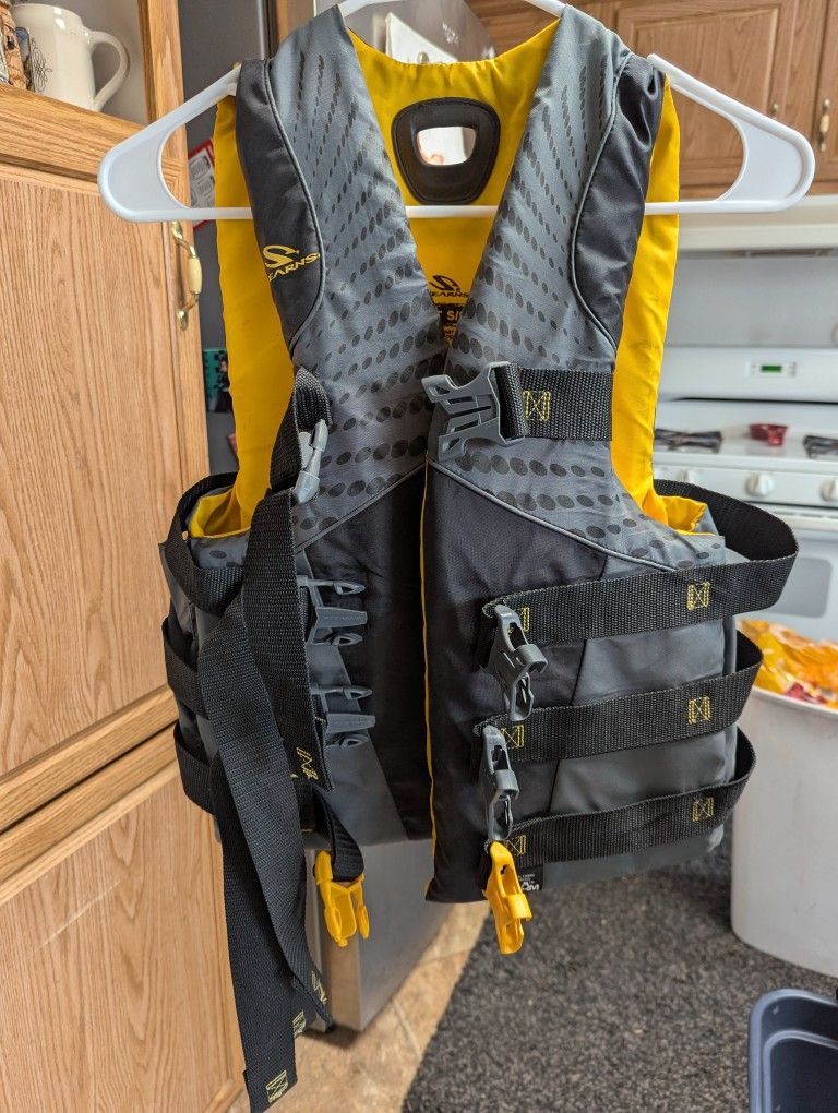 Stearns adult flotation device size small/ medium
I currently have two of these. They are identical
Price listed is per flotation device