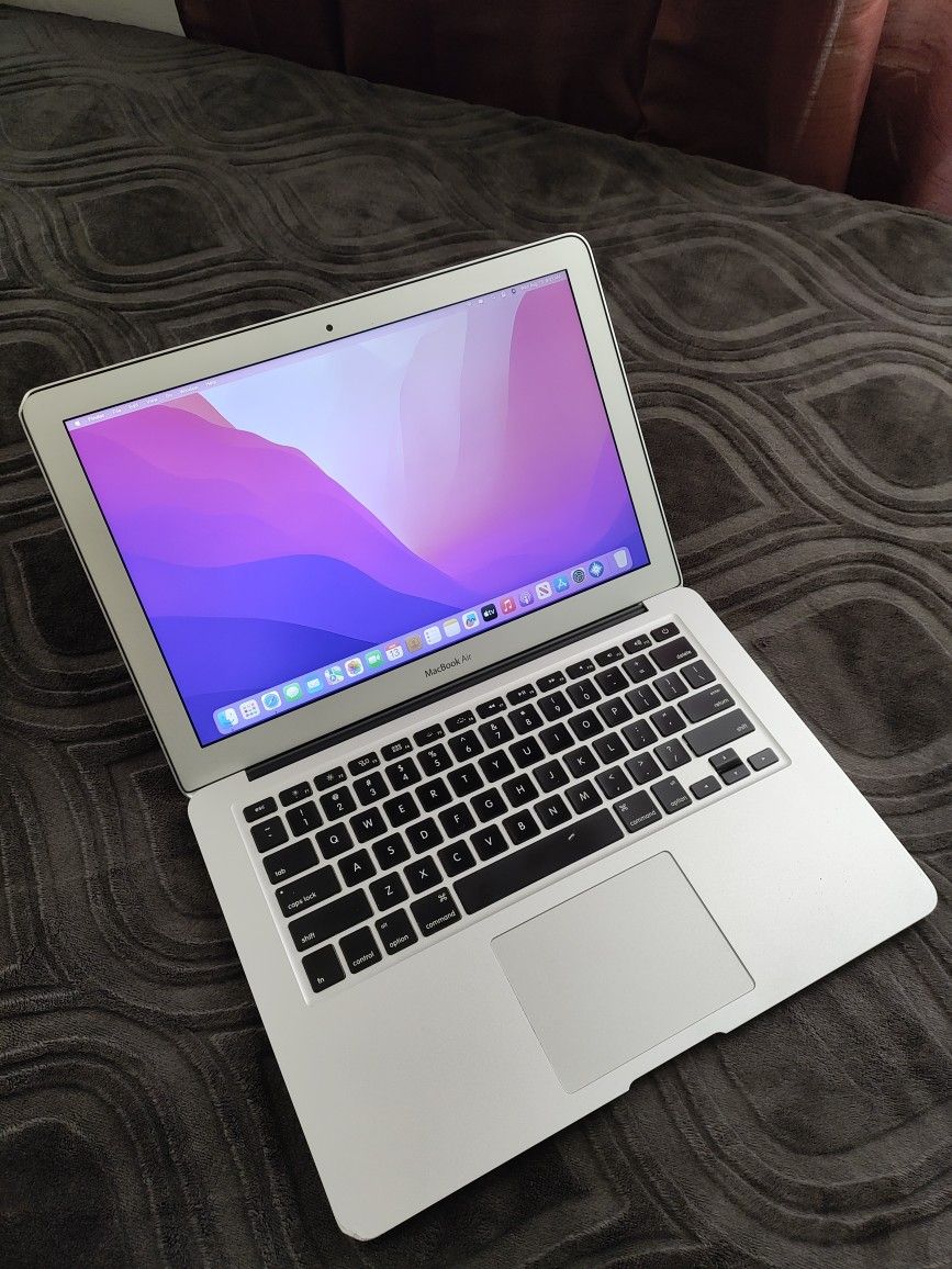 2011 Intel Core i5 MacBook Air Laptop, 128GB SSD, 4GB RAM