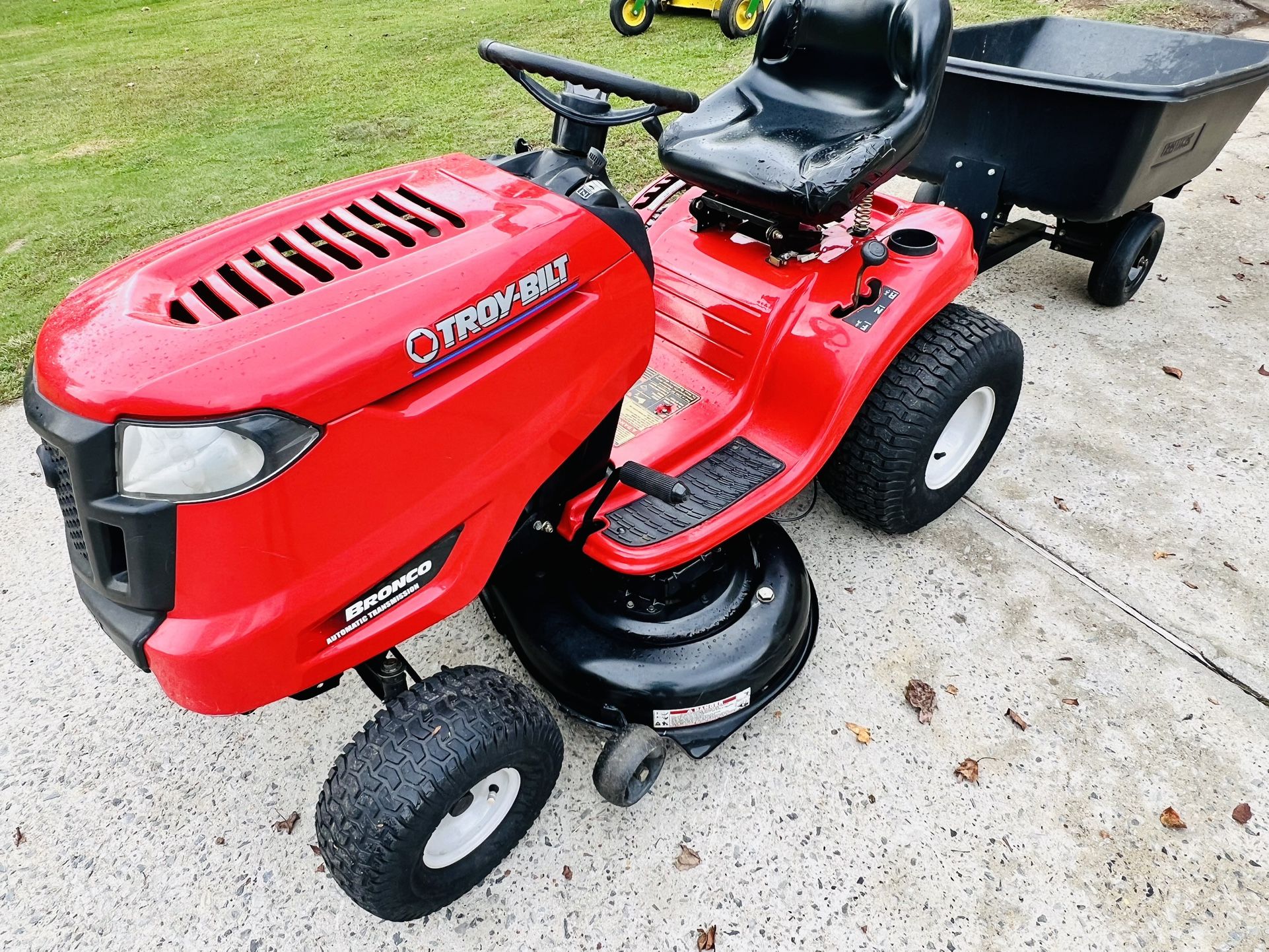 Troy Bilt bronco 42” DecK Riding Mower