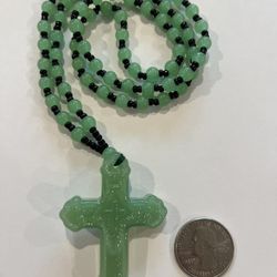 This exquisite Burmese handmade natural jade necklace Natural stone with natural color! Symbolizes wealth and good fortune! A warm blessing for precio