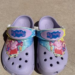 Toddler Size 10 Peppa pig croc