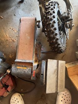 Crafting table sander