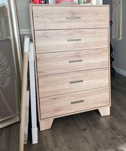 Beckville 5 Drawer Chest