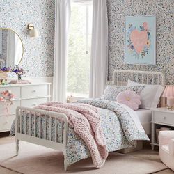 Potter Barn spindle twin bed