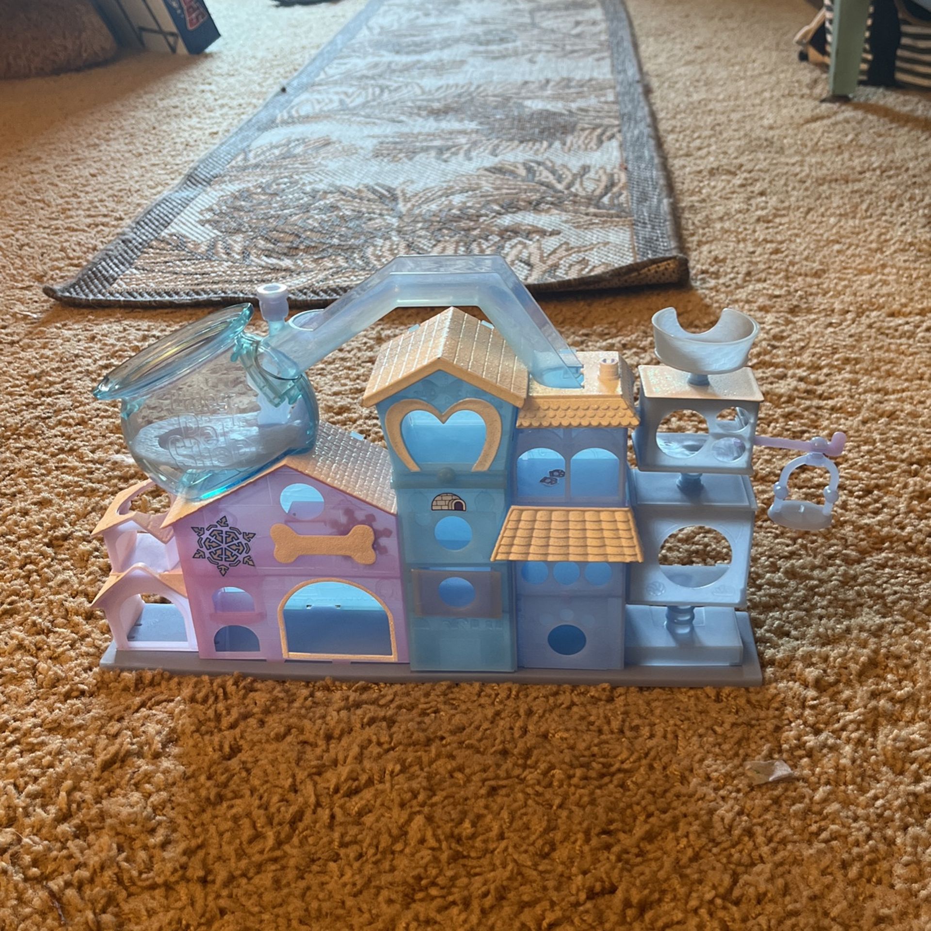 Littlest Pet Shop With Two Hatchimals One Pet And One Hatchimal Pet Bed.