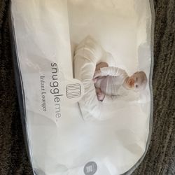 Snuggle Me Infant Lounger 
