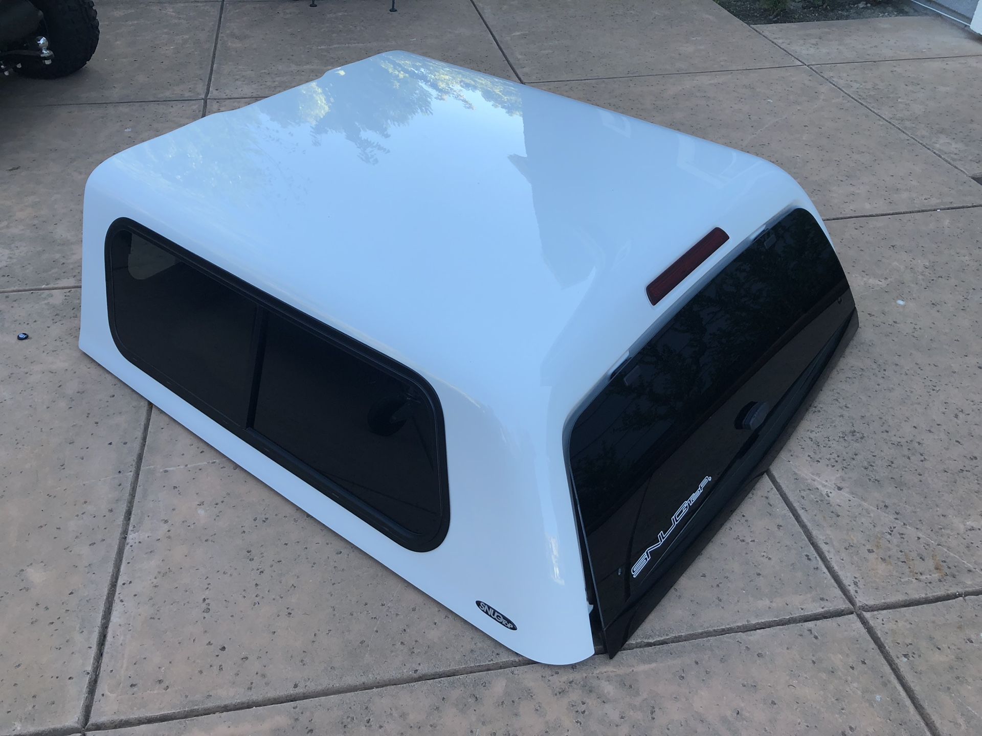 Chevy Colorado 5” bed Snugtop Camper Shell