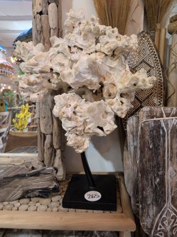 Residi wood sculpture