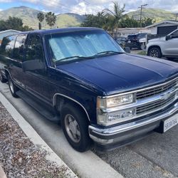 1999 Chevy Suburban 