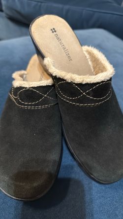 WOMENS NATURALIZER BLACK SUEDE CLOG: Size 6