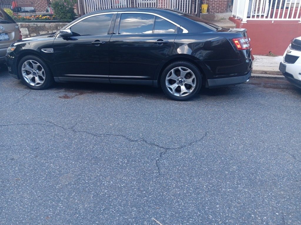 2013 Ford Taurus