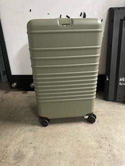NWT - BEIS Olive medium check in roller