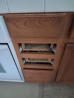 Cabinet Re Pair