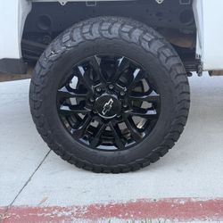 Chevy Silverado ZR 2500,3500 Wheels And Tires 20” $ 2200 Firm Price 