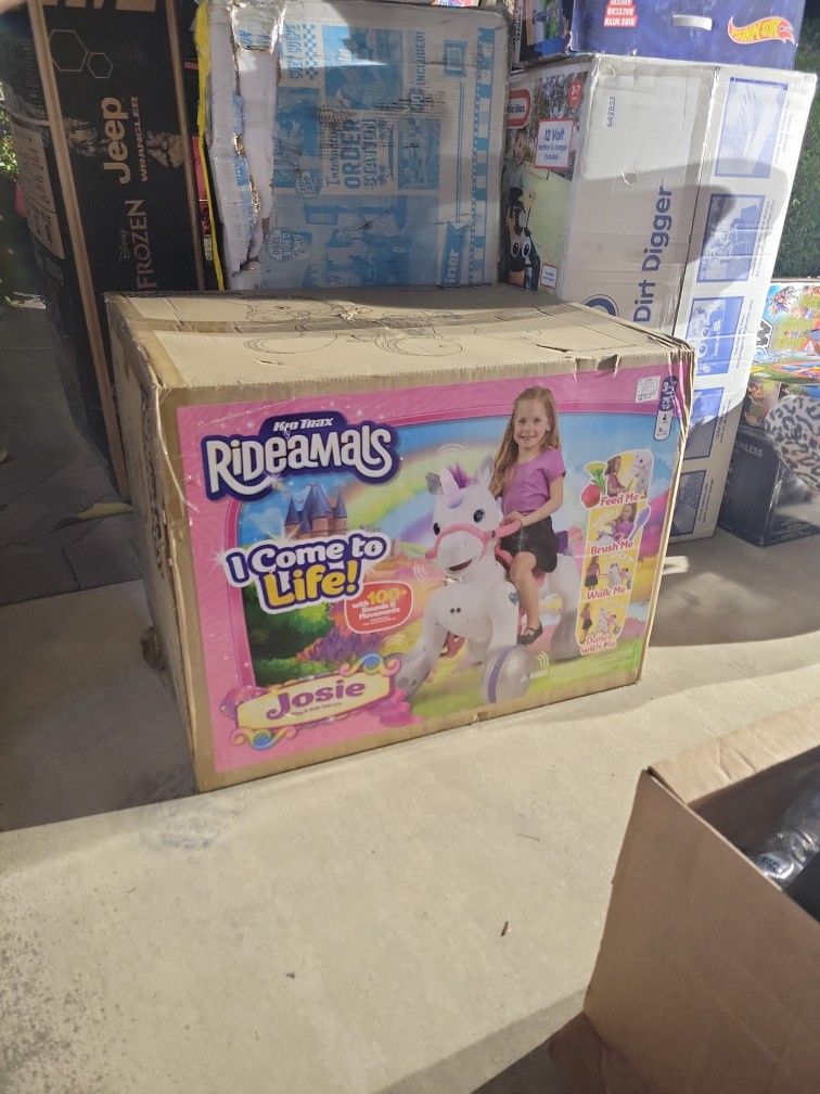 Rideamals Josie Play And Ride Unicorn Kid Trax 12v