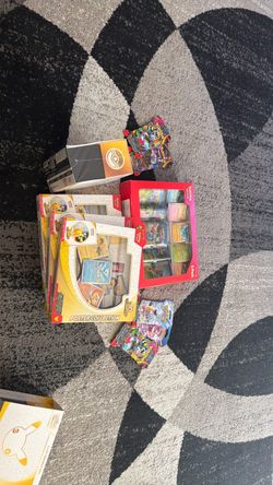 Pokémon TCG Collection Bundle
