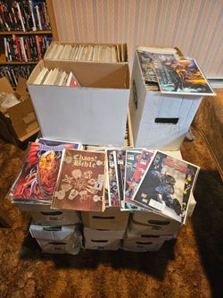 Roughly 2500 mixed comic books