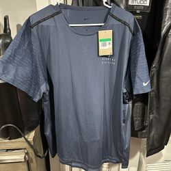 Brand New !! XL Nike Running Division Navy Blue T Shirt 