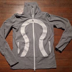 Women's Size 8 Lululemon Full Zip Coat Jacket Logo Grey White Pockets