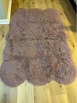 5’ x 7’ Light Purple Faux Fur Area Rug