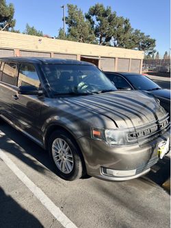 Wrecked 2013 Ford Flex SEL