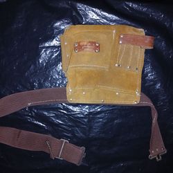 Nylon utility belt with leather pouch