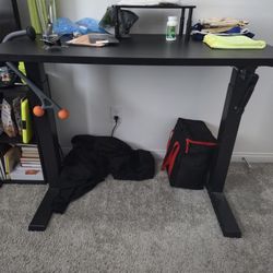 Adjustable Desk. Sitting Or Standing