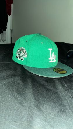 7 5/8New Era Los Angeles Dodgers 59FIFTY fitted hat in a green colorway.