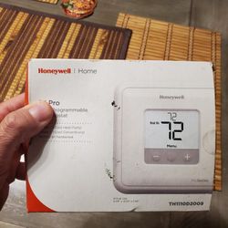 Honeywell TH1110D2009 Pro Thermostat