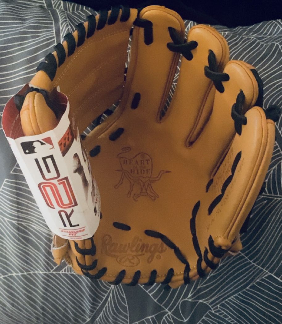 NeW⚾️RAWLINGS Heart of the Hide R2G 11.5" Baseball Glove RHT