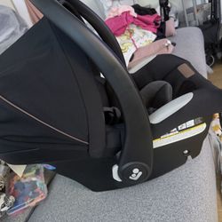 Car Seat (Maxi Cosi Brand)