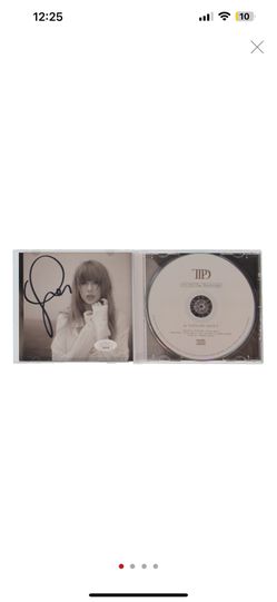Taylor Swift Signed "The Tortured Poets Department" CD Insert (JSA)