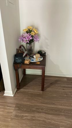 Corner Table FREE