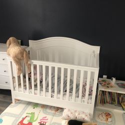 Crib with mattress 