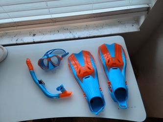 Snorkeling gear for kids. Like new.