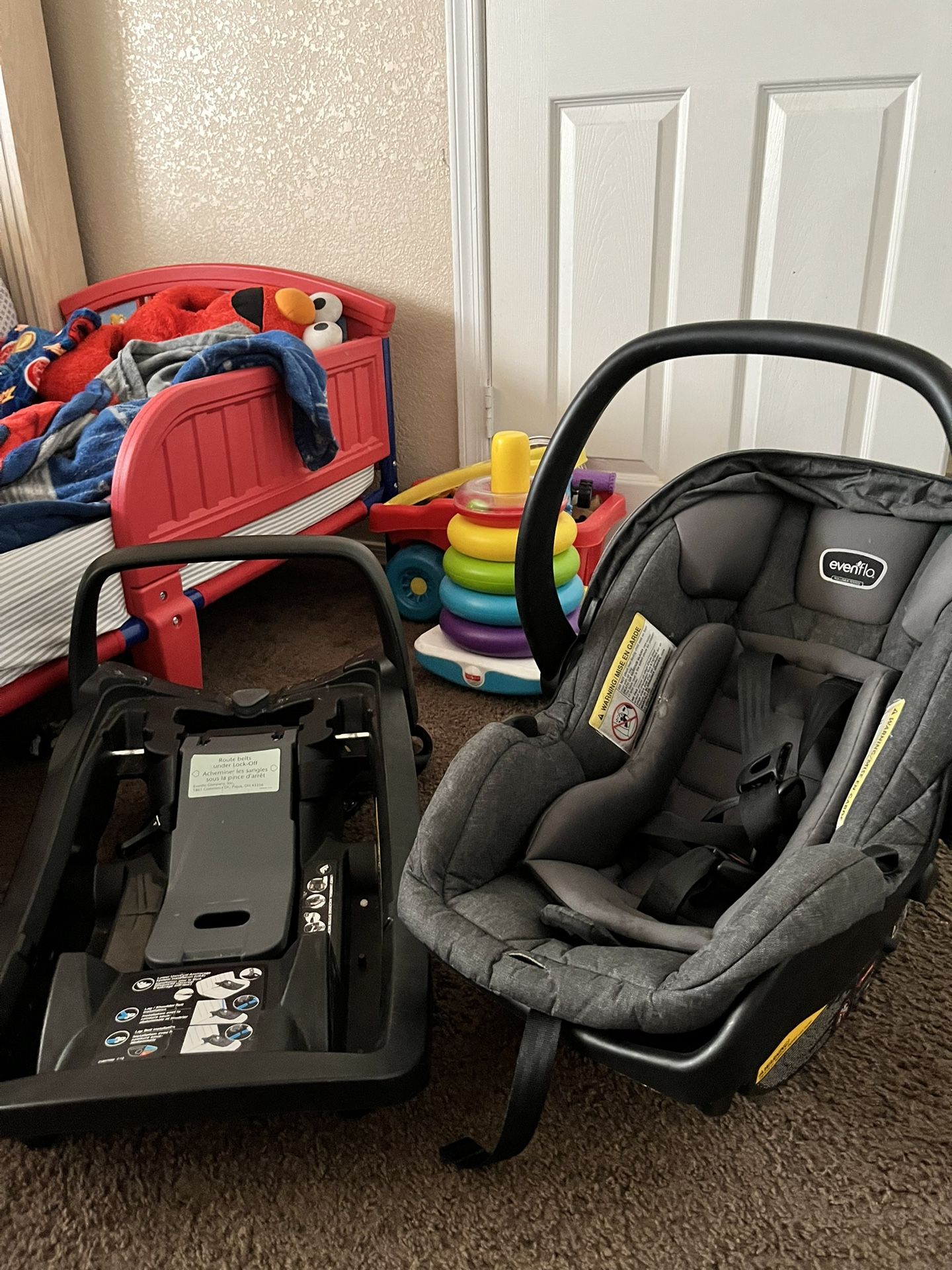 EvenFlo Car seat With Base 