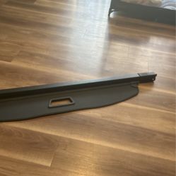 Jeep Grand Cherokee Retractable Cargo Cover