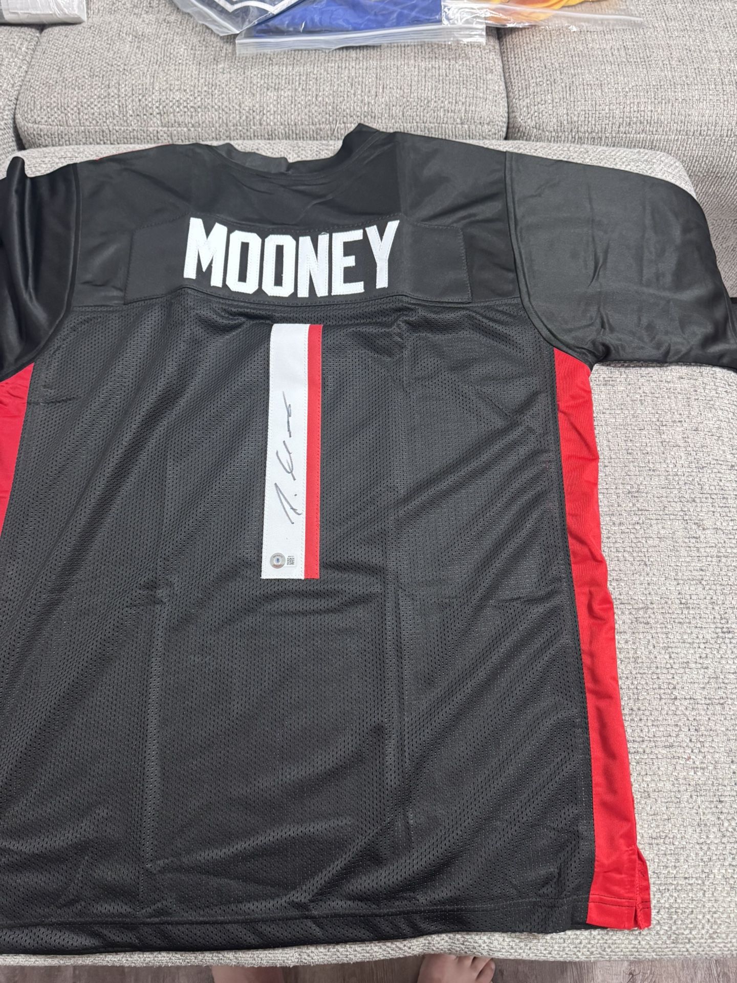 Darnell Mooney Signed Autograph Custom Jersey - Beckett Coa -Atlanta Falcons