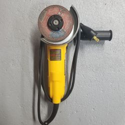 DEWALT Angle Grinder, 4.5 Inch, 11 Amp, With Paddle Switch (DWE402)