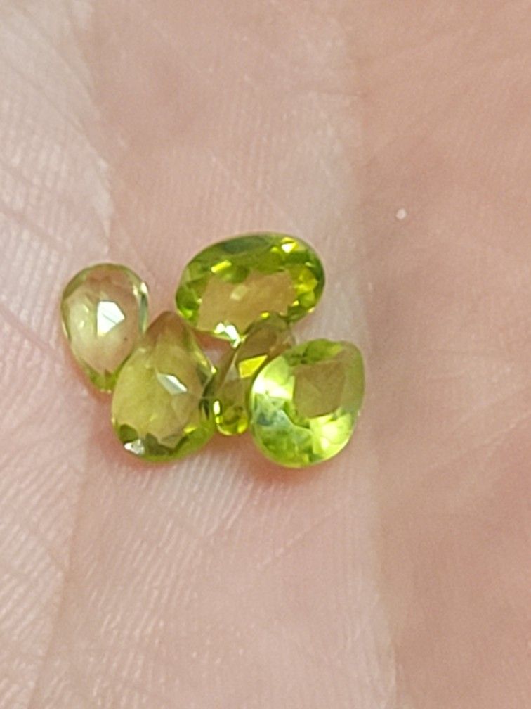 2pcs Natural Peridot Gemstone Tanzania Peridot VVS-SI Loose Gemstone