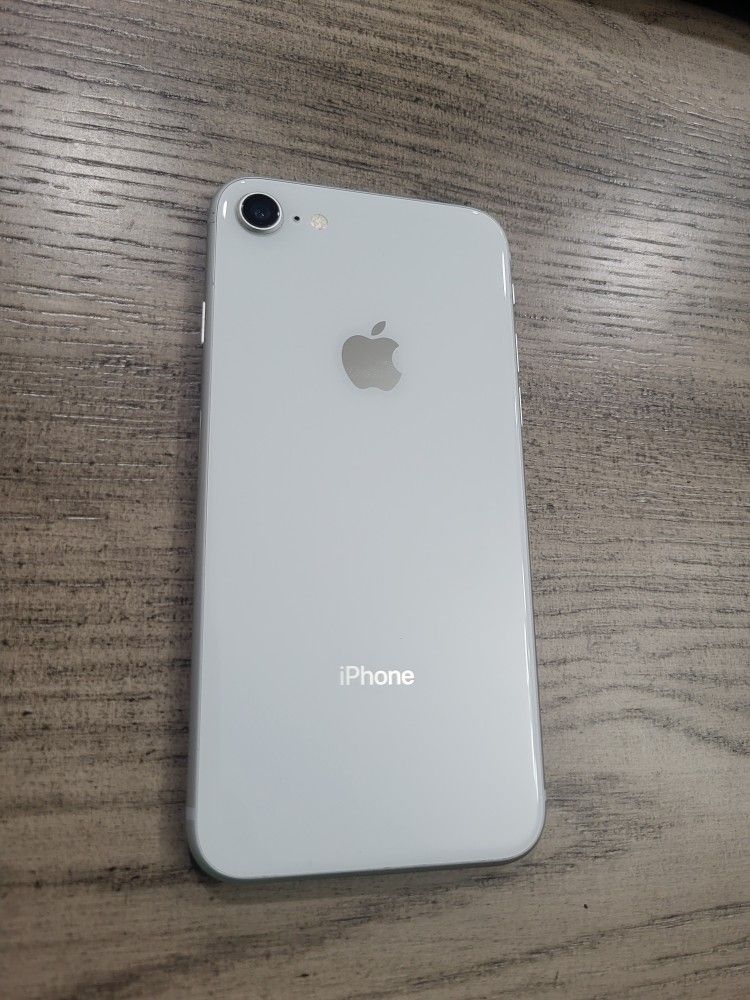 iPhone 8 64gb AT&T Or Cricket
