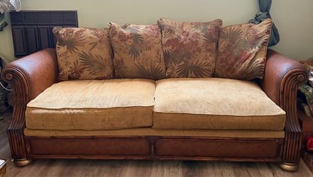 Tommy Bahama Couch Set