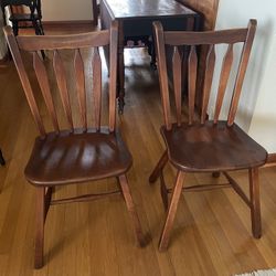 Pair of Vintage Cushman Colonial Creations Maple Plank Seat Chairs