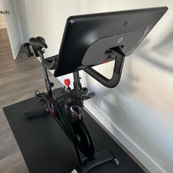 Peloton Bike+ (rotating screen) with accesories