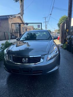 Selling Honda accord 2009